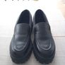 Clarks women loafers black leather size 6.5 Image 2