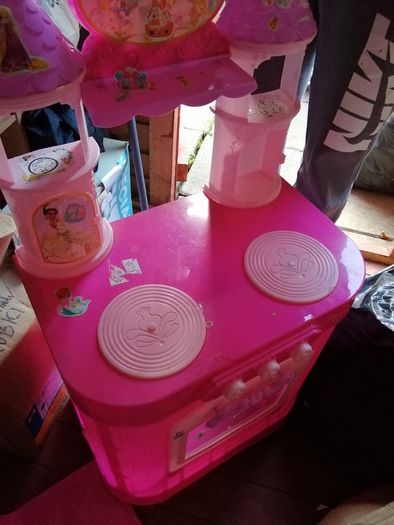 Kids kitchen play
