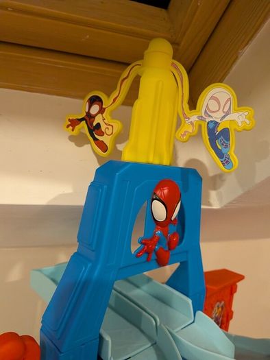 Spidey and friends race track