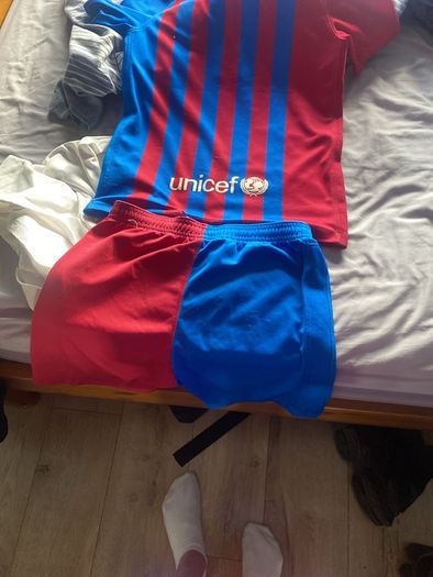 barcelona jersey medium kids