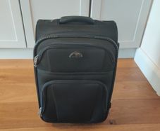 Samsonite Black 2-Wheel Cabin Suitcase Rose Gold Lining
