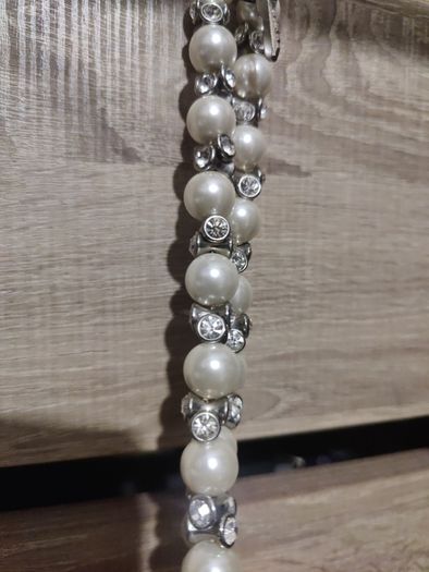 pearl necklace