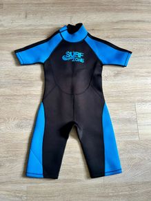 Dunnes kids wetsuit 9/10