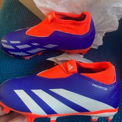 Kids soccer boots size 10, Adidas Predator, brand new with tags.