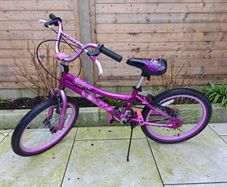 Girls Bike: 20 Inch for 6 to 10 years