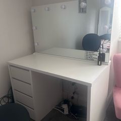 Hollywood Mirror Dressing Table