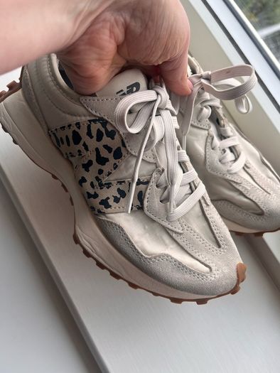 New Balance 327