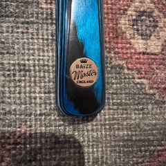 Baize Master snooker cue like new