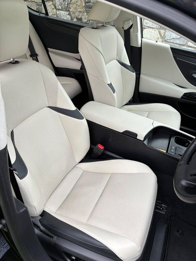 Lexus ES300h 2025