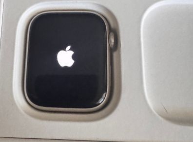Apple Iwatch 8 large 45mm GPS with new apple sports strap