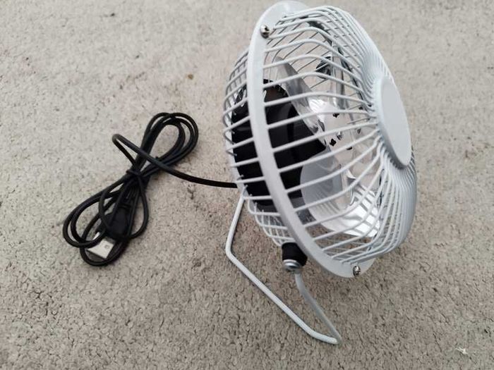 Status: 4 inches White Mini Fan USB