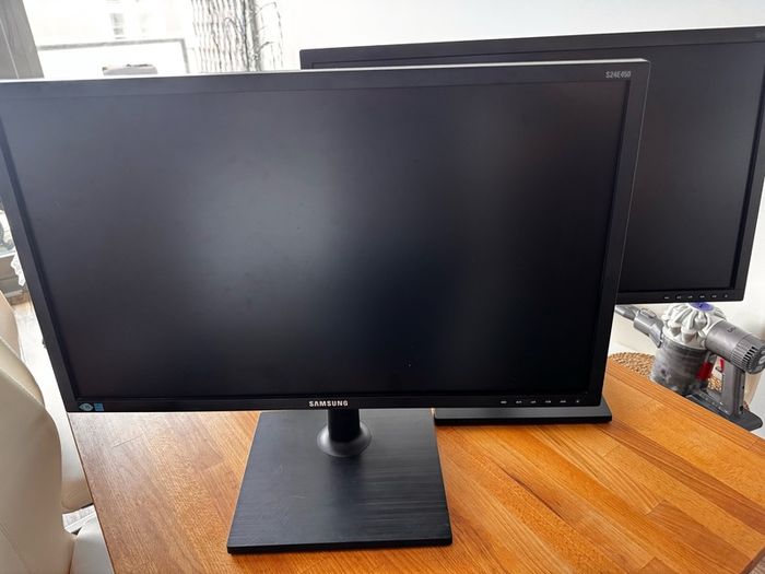 Samsung 24 Monitors
