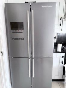 American Fridge Freezer with sealable bag compartment