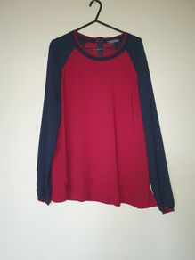 hilfiger blouse long sleeve size 8 black and burgundy zip at back