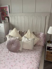 Velvet bed