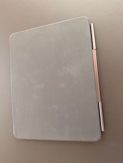Apple Magic Keyboard for 13 inch iPad Pro