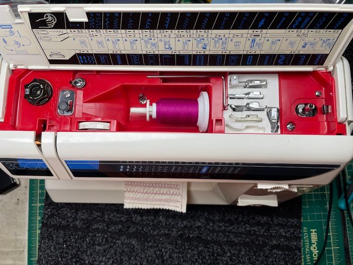 ELNA 3005 Sewing Machine - Just Serviced - Swiss made ! - Heavy Duty 70W machine - Excellent condition