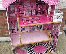 Free Barbie House - Please Read