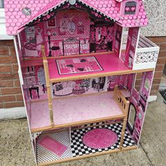 Free Barbie House - Please Read