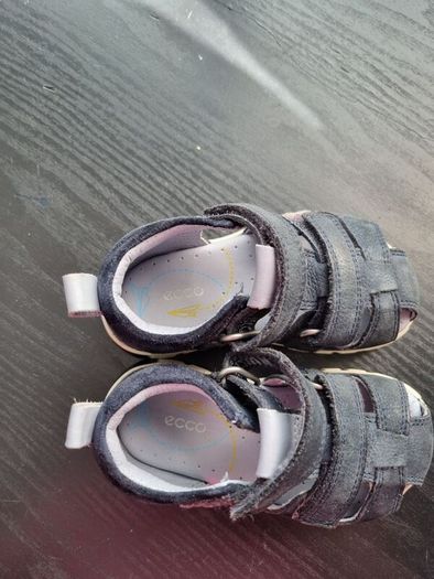 Baby sandals