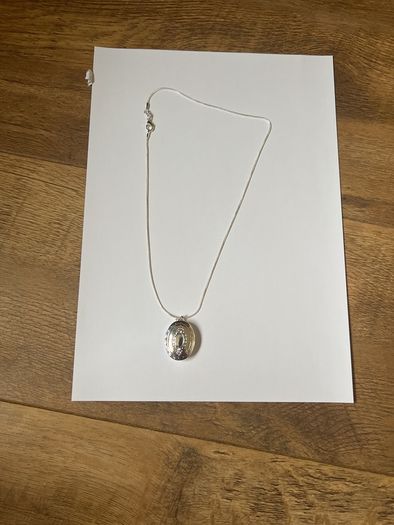 Stunning Silver Locket Pendent and Silver Chain
