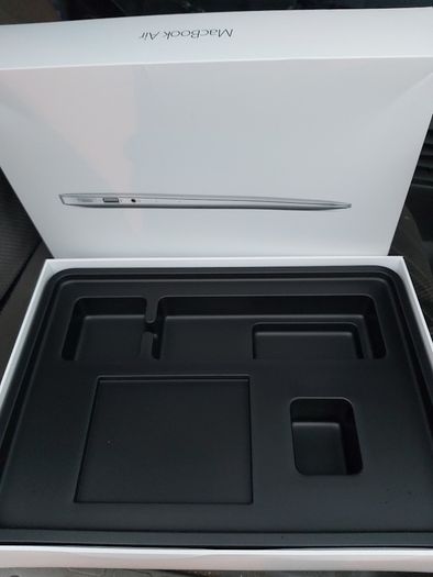 Macbook Air empty box