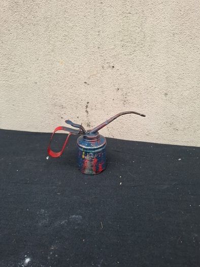 vintage oil can postage possible