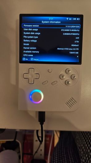 ANBERNIC RG 40XXV handheld retro console classic gaming emulation