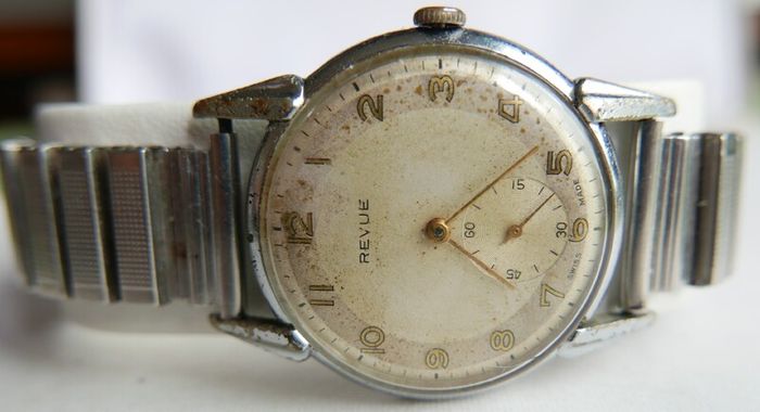 Vintage REVUE Thommen. Circa 1945..Caliber 59. Swiss Made (works ok)