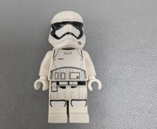 100% lego Star Wars First Order Stormtrooper (Pointed Mouth) sw0905