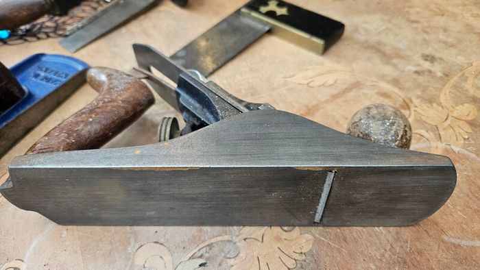 Lot of woodworking tools, incl. planes and chisels