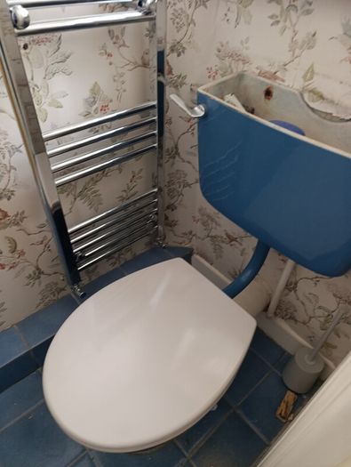 free toilet and corner sink