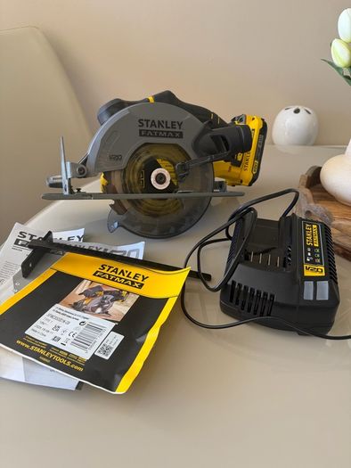 Stanley FatMax 18V Li-ion V20 165mm Cordless Circular saw (1 x 2Ah) - SFMCS500D1K-GB
