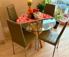 4 kitchen chairs - excellent condition