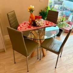 4 kitchen chairs - excellent condition