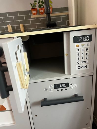 play kitchen