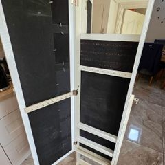 Jewellery cabinet