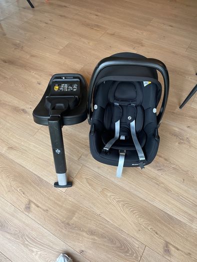 Maxi Cosi Car seat and isofix