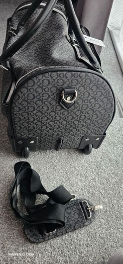 Guess Cabin size trolley travel bag