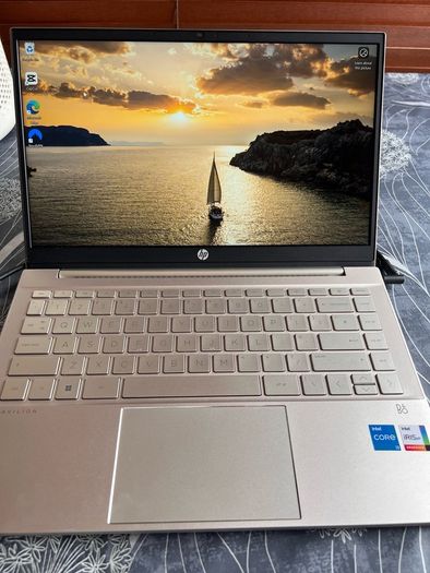 HP Pavilion 14 Touchscreen i3 12th Gen 8GB 256GB SSD B&O