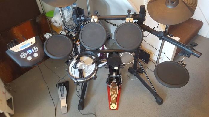 Roland TD-6 V-Drums Electronic Drum Kit