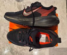 Nike Vomero 18 size 9 Running Shoes