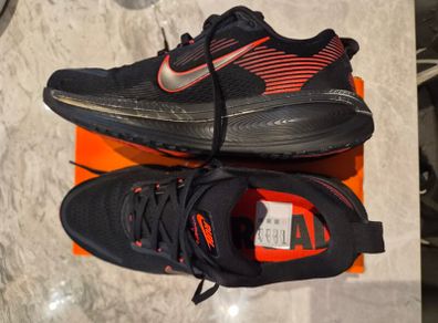 Nike Vomero 18 size 9 Running Shoes