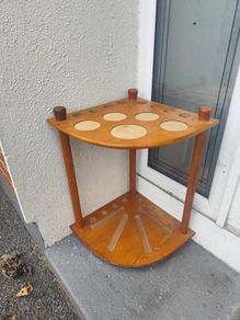 Pool cue corner stand
