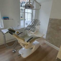 Dental chair unit