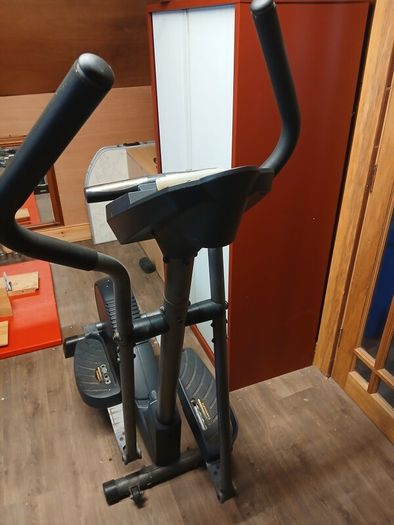 Cross Trainer