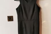 Black sleeveless dress