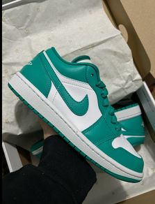 Nike Jordan 1 low emerald shoe