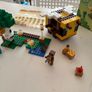 Lego Minecraft 21241 The Bee Cottage Image 2