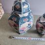 Set Of 2 Chinese Vases With Dome Lid. Image 6